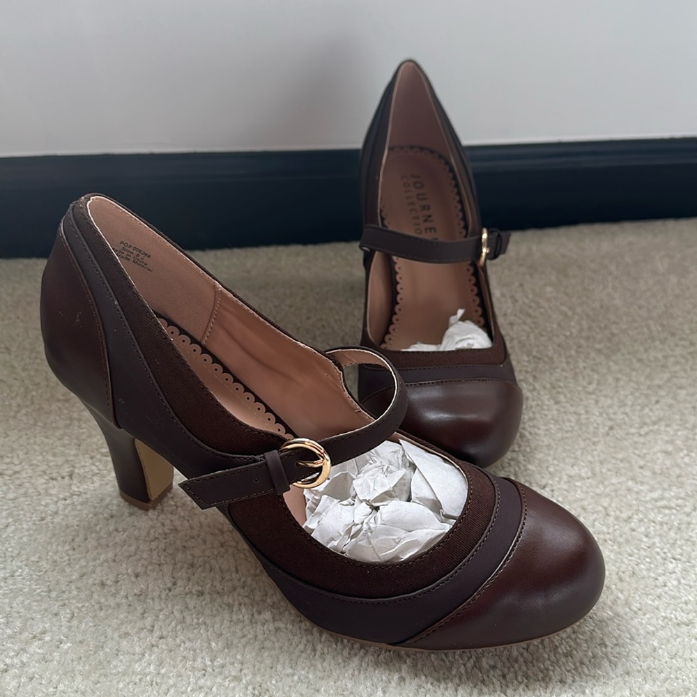 Brown Mary Jane Heels size 8.5